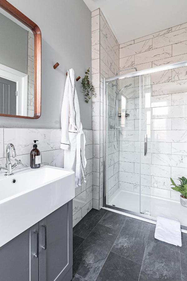 Crescent View Apartment 스카버러 외부 사진